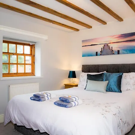 Two, The Carriage House, Bilbrough, Апартаменты *