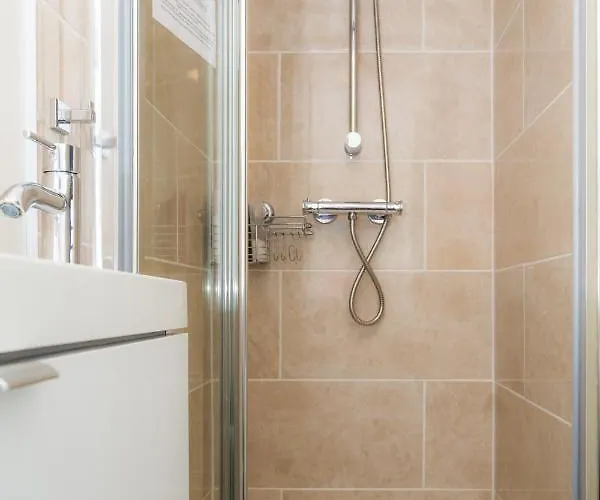 Two, The Carriage House, Bilbrough, 아파트 *